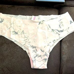 NWT Cheekster/Tongue- Pink Victoria’s Secret